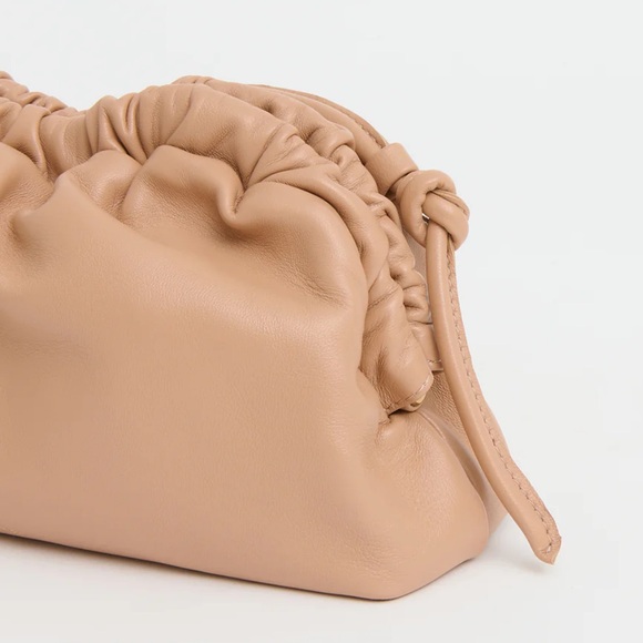 New! Mansur Gavriel Exclusive Mini Cloud Clutch Bag in Trucco Nude Tan Beige - Picture 4 of 10